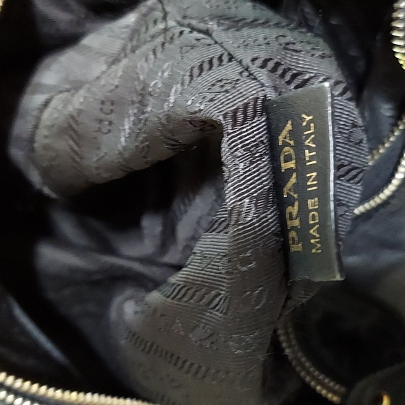 COPY - Prada black leather bag. VINTAGE in pristine condition - Picture 13 of 16